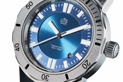 UTS 1000M Professional German Made Divers Watch Blue dial on bracelet